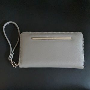 Wallet/wristlet